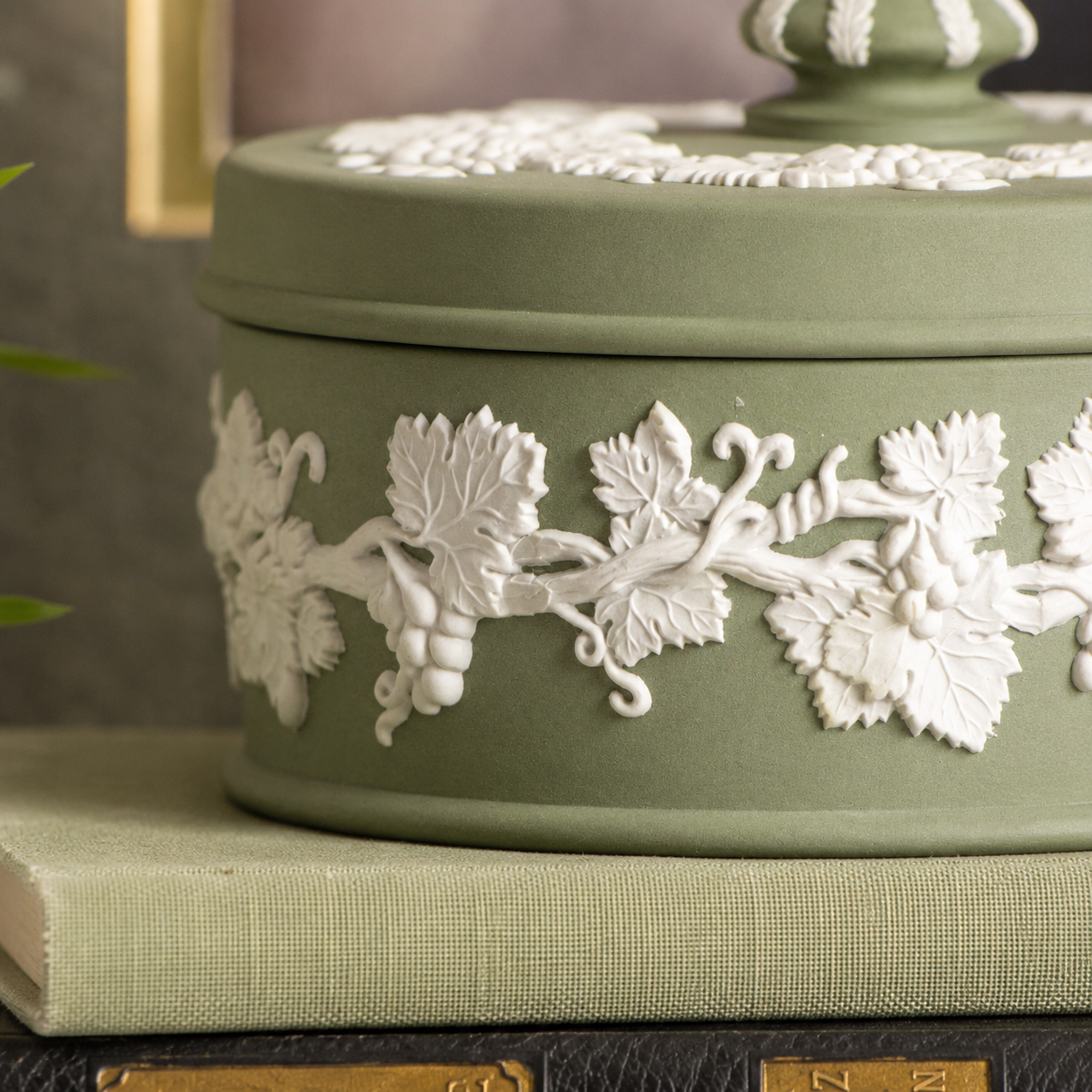 Antique Wedgwood Ort Jar